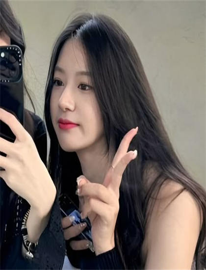 表演艺术解析：《挚友》的群像表演的整体效果与个体特色 感受表演的情感力量